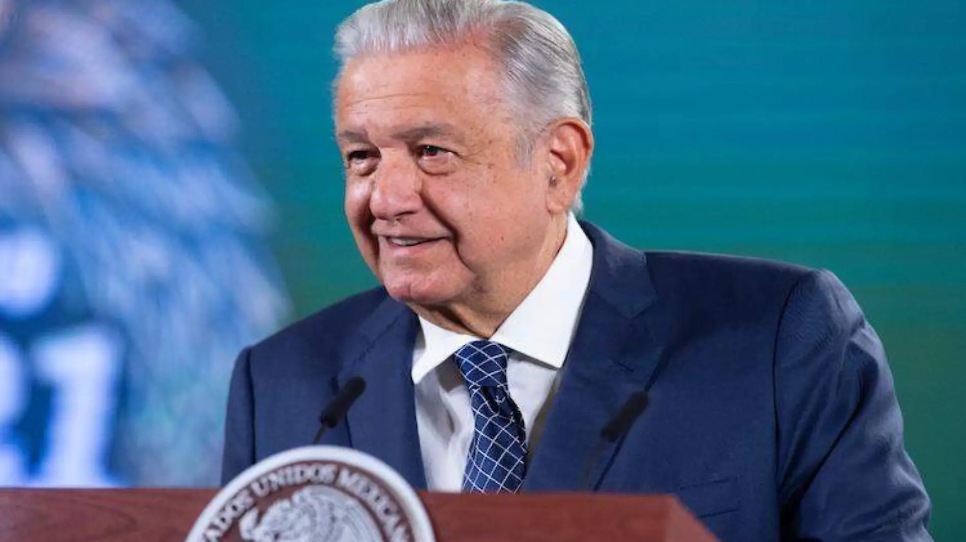 AMLO sostiene críticas contra la UNAM pese a reacciones negativas